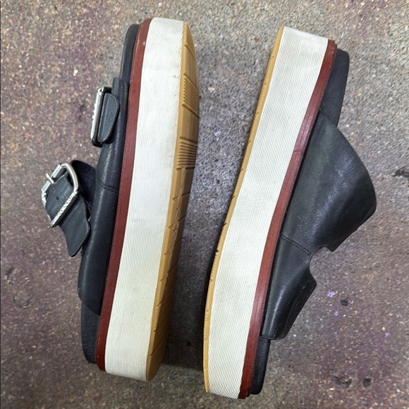 J/Slides Black Leather platform Sandals with Silver Buckles - Picture 5 of 5